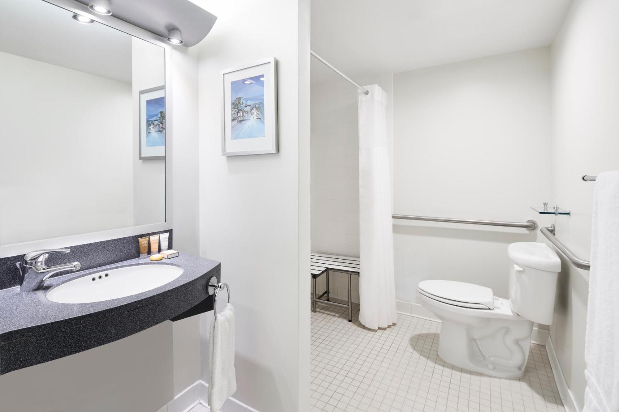 Queen Room - Disability Access