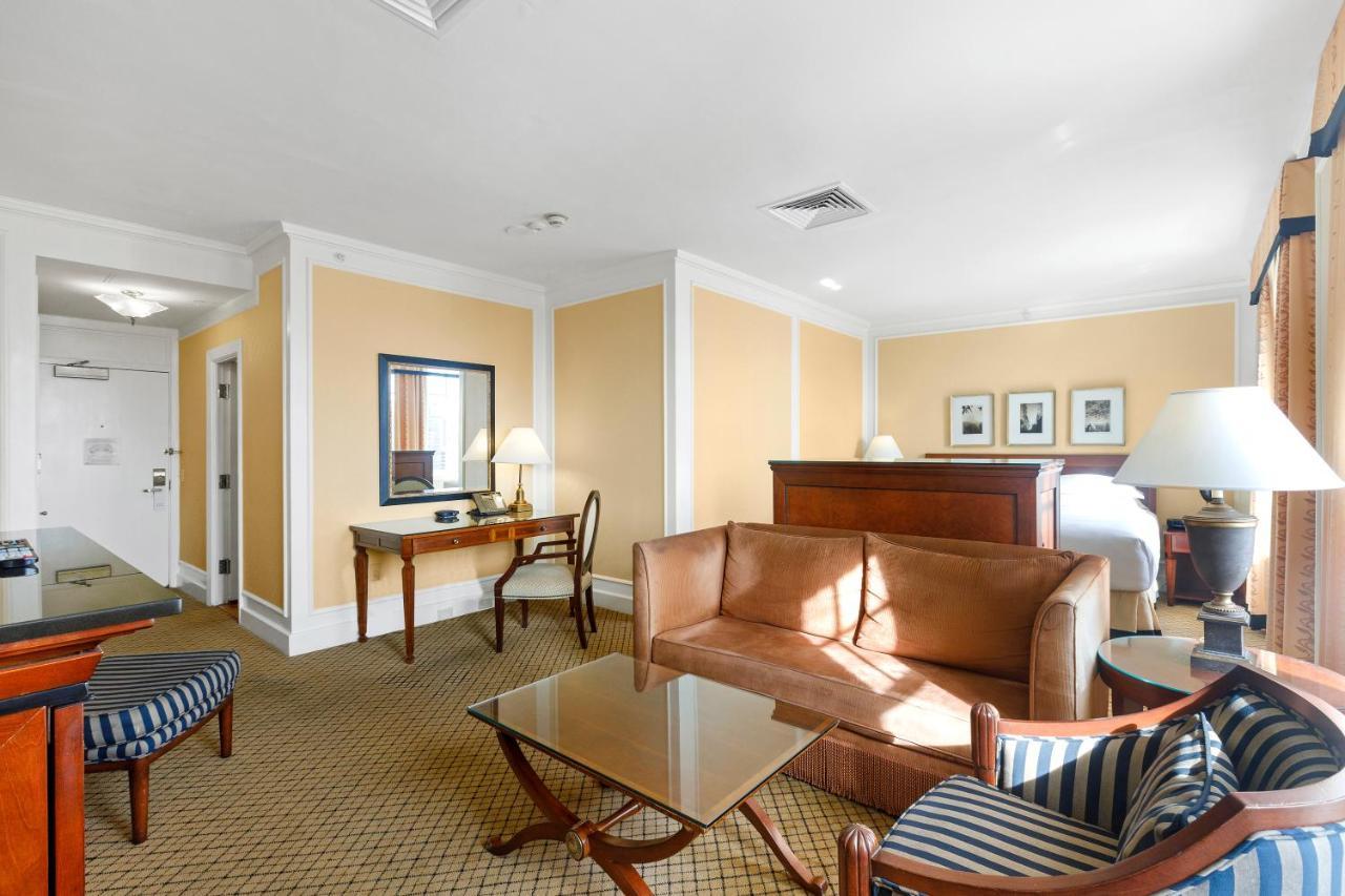 Junior King Suite,1332800624:JPEG