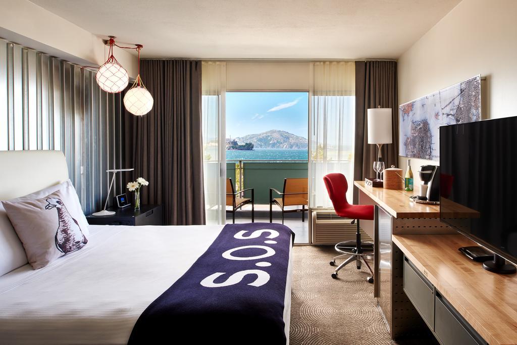Premium Waterfront King Room Balcony,875556254:JPEG