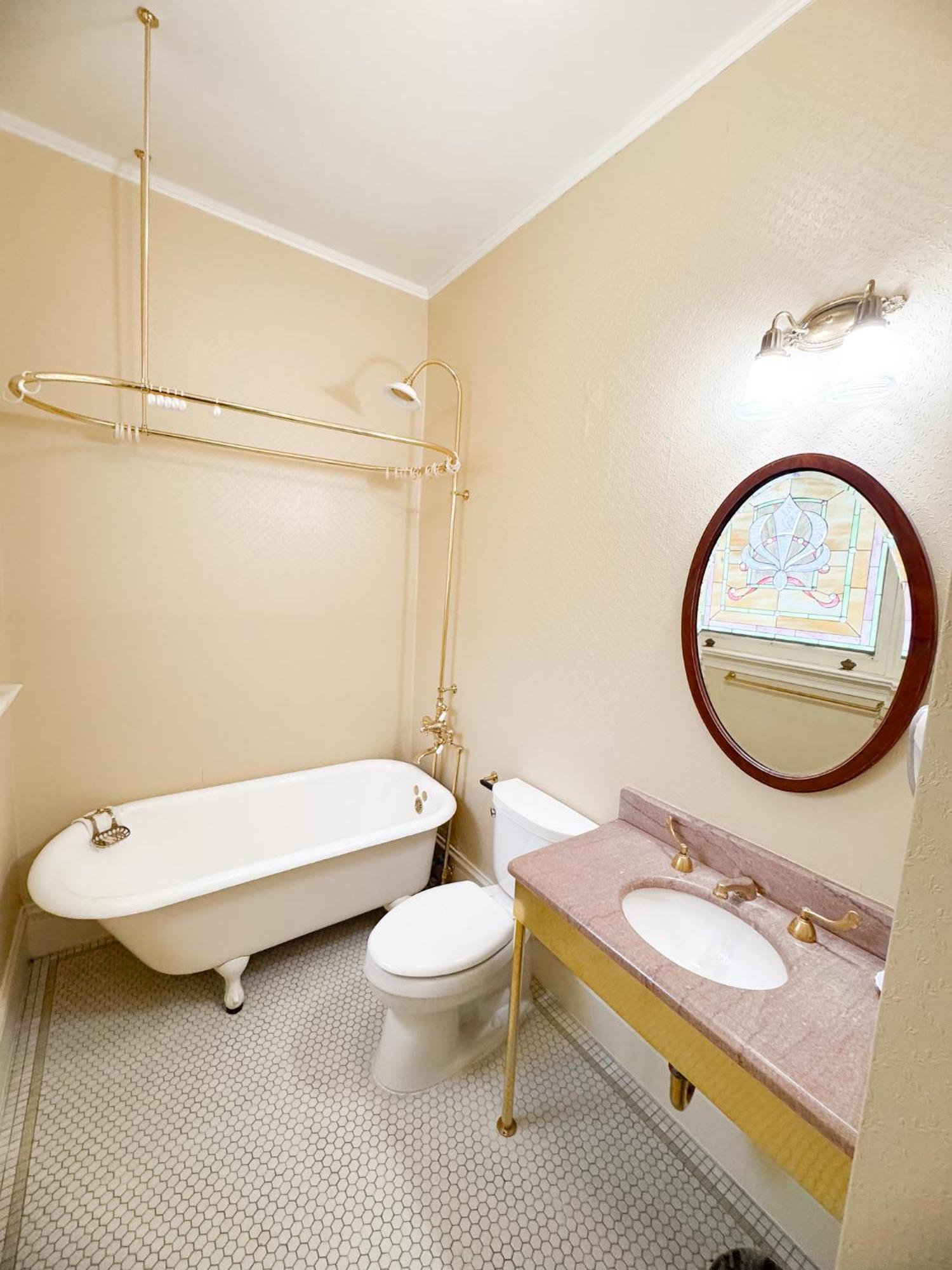 Standard Queen Room,1759994756:JPEG